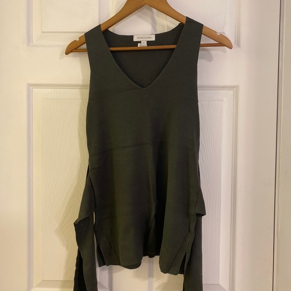 White Closet Tank w/ Bow - Picture 2 of 4